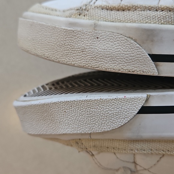 White Nike Shoes - Picture 9 of 11